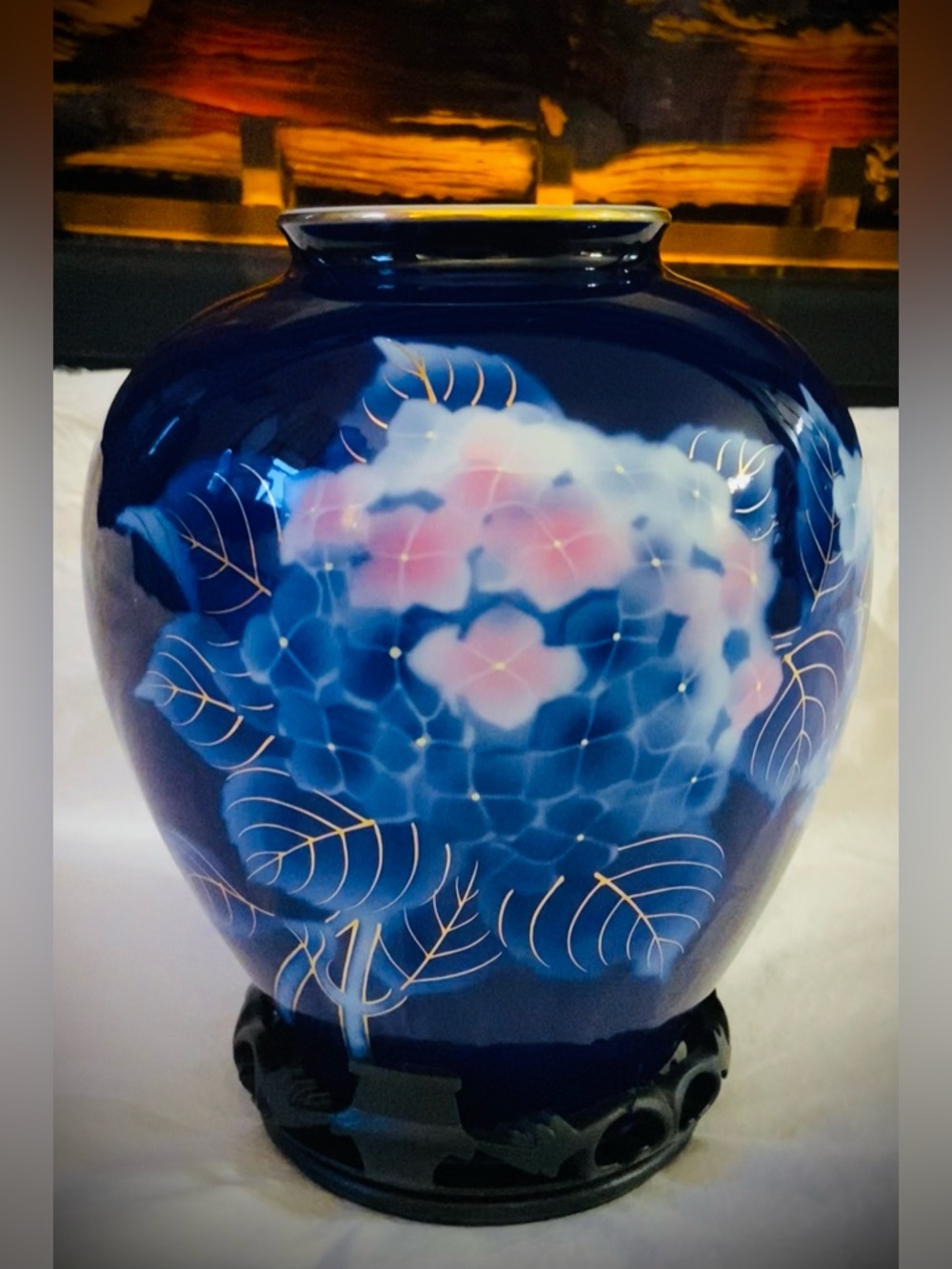 Arita Fukagawa Mint Condition Mid 1900’s Elegant Blue Pink Hydrangea Floral Vase